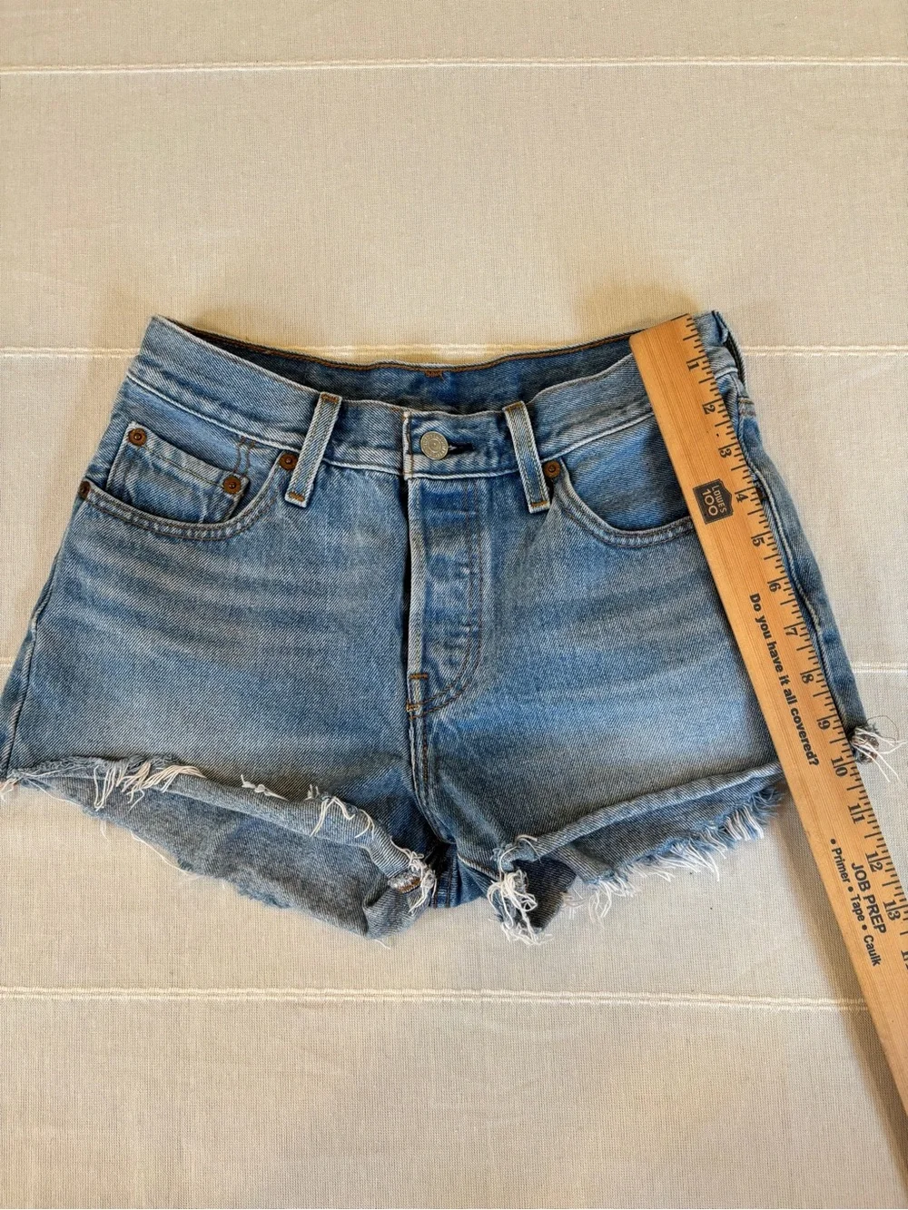 Levi’s 501 Original‎ High Rise Cutoff Denim Shorts Light Wash Button Fly Size 25